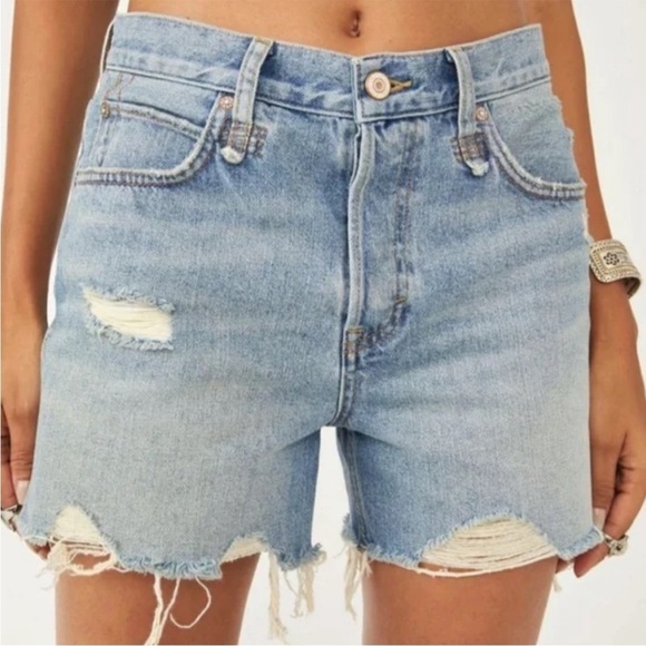 NWT Free People Makai Distressed Cutoff Shorts in Loose Cannon - Picture 1 of 6
